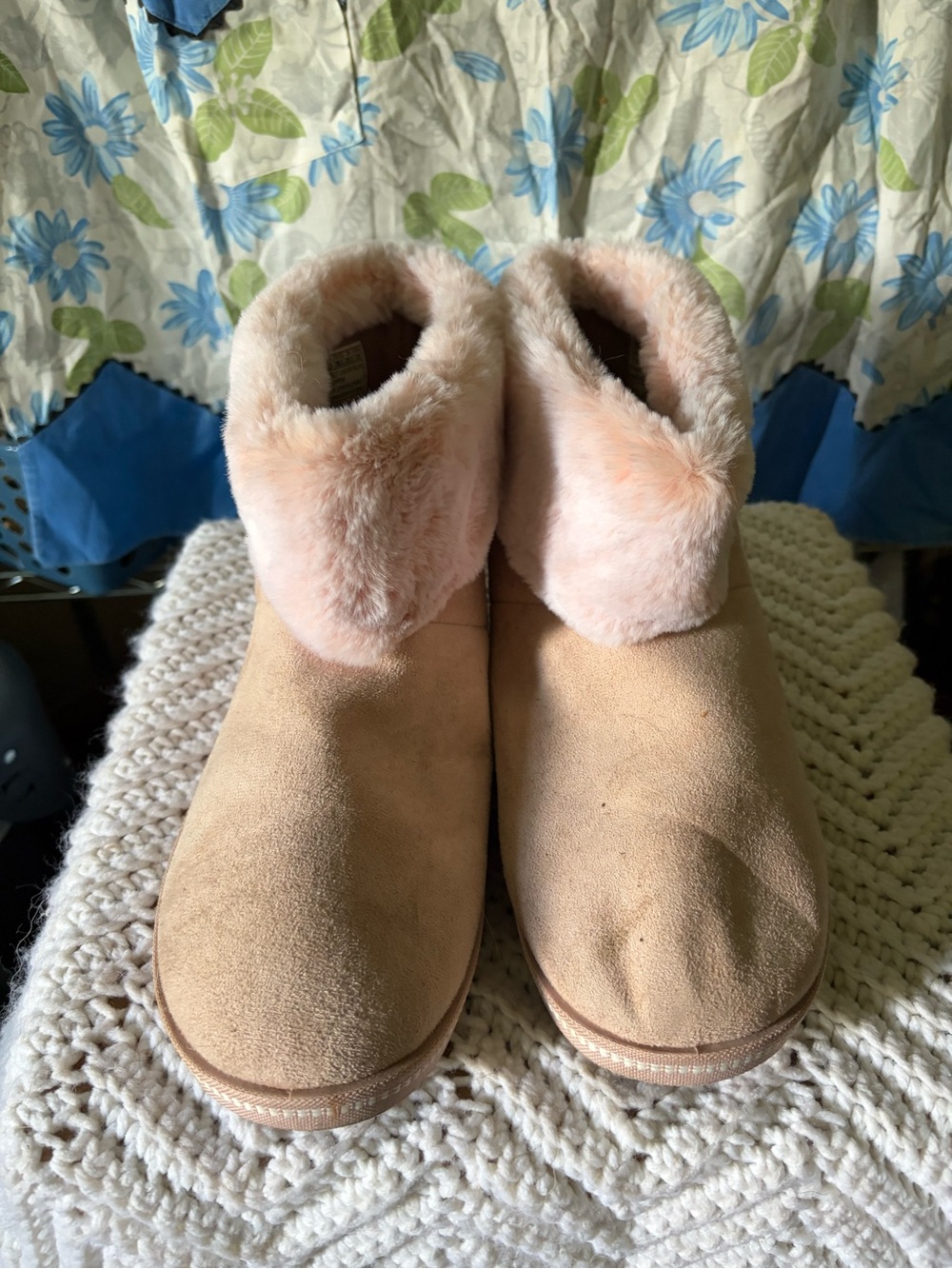 Skechers Cozy Campfire
Slipper Boots with FauxFur